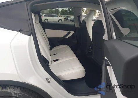 2022 Tesla Model Y Performance Dual Motor All-Wheel Drive z USA, uszkodzony, nr VIN 7SAYGDEF1NF406965